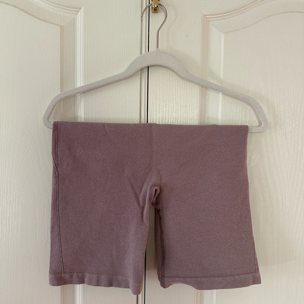 Everlane M Mauve Seamless Biker Shorts